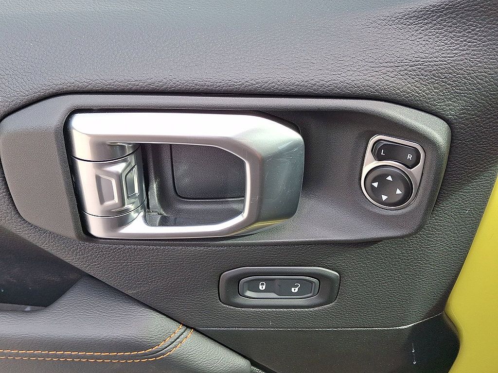 Used 2023 Jeep Gladiator Mojave w/ LED Lighting Group AWD/4WD image 39