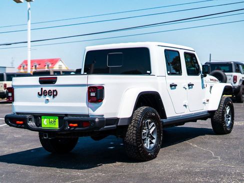 Used 2025 Jeep Gladiator Mojave AWD/4WD image 4