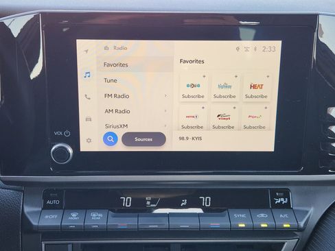 Used 2025 Toyota Camry SE image 20