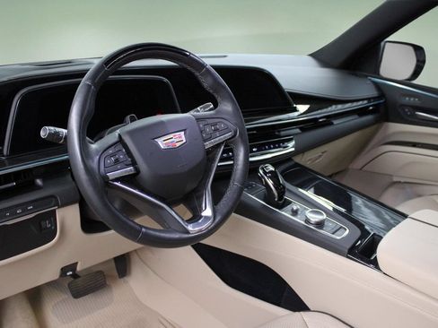 Used 2024 Cadillac Escalade Premium Luxury w/ LPO, Floor Liner Package AWD/4WD image 2