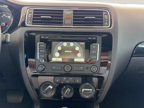 Used 2015 Volkswagen Jetta Sport FWD image 15
