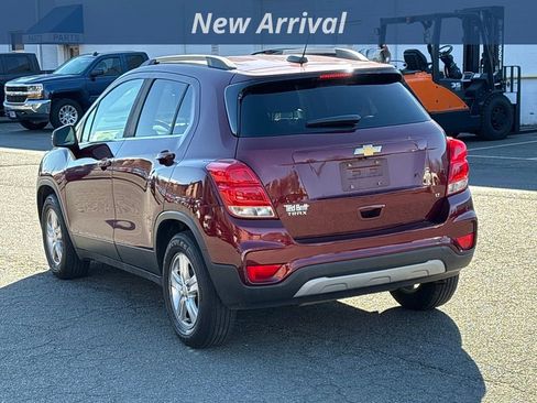 Used 2017 Chevrolet Trax LT image 2