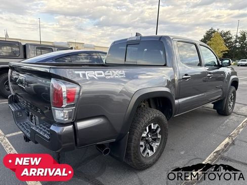 Used 2021 Toyota Tacoma TRD Off-Road w/ Technology Package AWD/4WD image 13