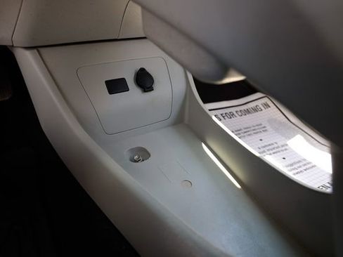 Used 2015 Toyota Prius Two image 38