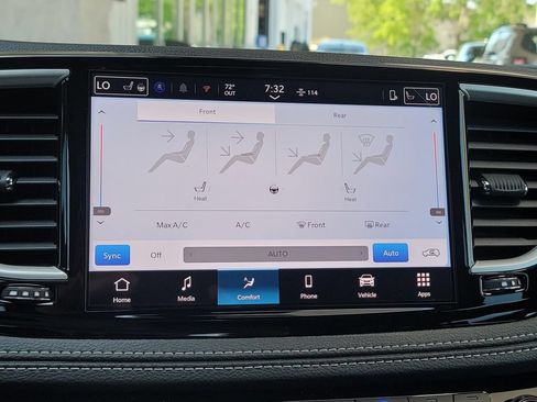 New 2025 Chrysler Pacifica Select FWD image 22