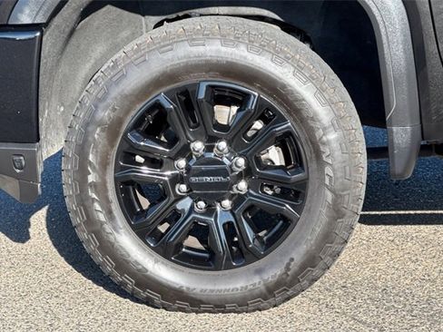 Used 2023 GMC Sierra 3500 Denali w/ Denali Black Diamond Edition image 47