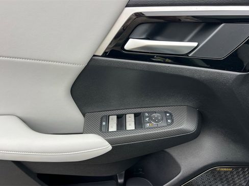 New 2026 Mitsubishi Outlander SE image 12