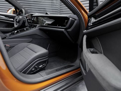 Certified 2025 Porsche Panamera Turbo S image 35