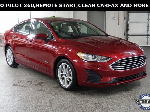 Used 2019 Ford Fusion SE image 1
