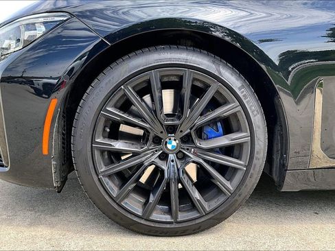 Used 2022 BMW 750i xDrive w/ Executive Package AWD/4WD image 10