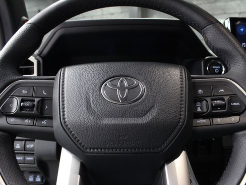 Used 2025 Toyota 4Runner Trailhunter image 75