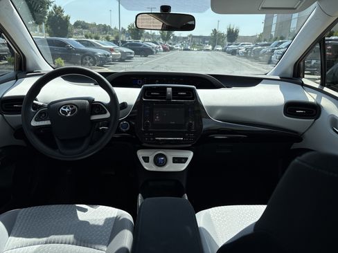 Used 2016 Toyota Prius Two FWD image 27