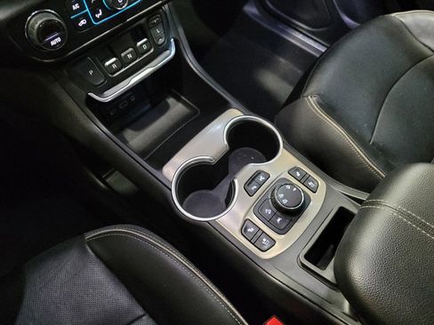 Used 2020 GMC Terrain Denali w/ Denali Premium Package AWD/4WD image 26