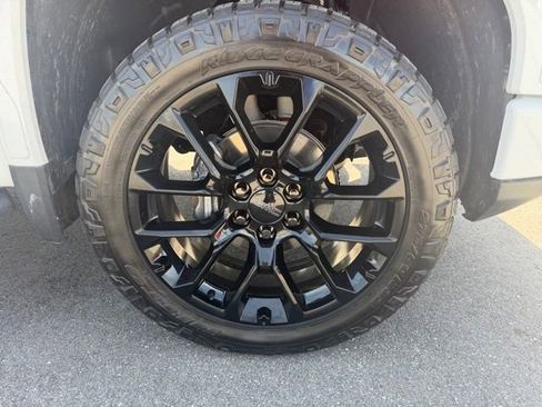 Used 2026 GMC Sierra 1500 AT4 w/ AT4 Premium Package AWD/4WD image 35