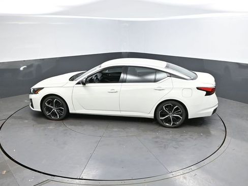 Used 2025 Nissan Altima 2.5 SR image 43