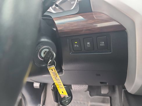 Used 2014 Toyota Tundra Limited image 21