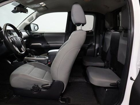 Certified 2018 Toyota Tacoma SR5 image 24
