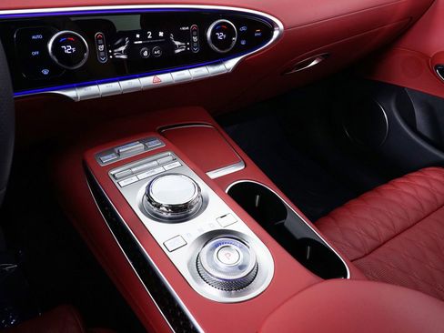 Used 2024 Genesis GV70 3.5T Sport w/ Sport Prestige Package image 27