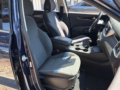 Used 2016 Kia Sorento AWD w/ LX Convenience Package image 29