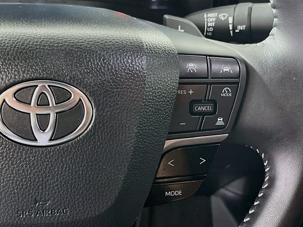 Used 2025 Toyota Camry SE FWD image 10