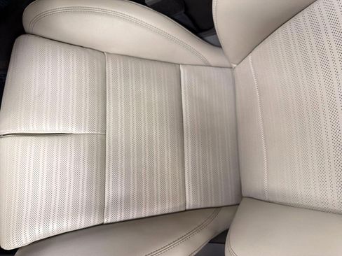 Used 2024 Lincoln Nautilus Reserve w/ Equipment Group 203A image 18