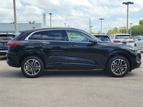 New 2025 Audi Q5 Premium image 4