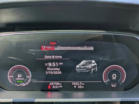 Used 2022 Audi e-tron Premium Plus w/ Premium Plus Package image 11