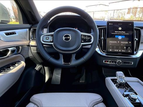 New 2026 Volvo XC90 T8 Ultra w/ Protection Package Premier AWD/4WD image 23