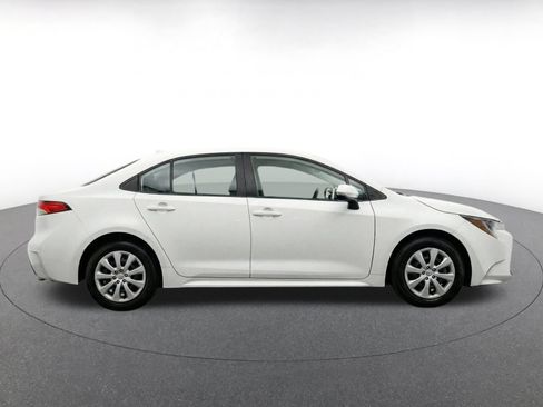 Used 2025 Toyota Corolla LE FWD image 10