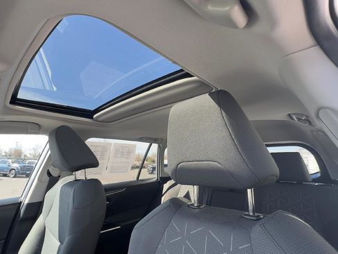 Used 2024 Toyota RAV4 XLE w/ Convenience Package image 18