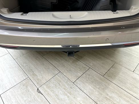 Used 2018 Chrysler Pacifica Touring-L Plus image 11