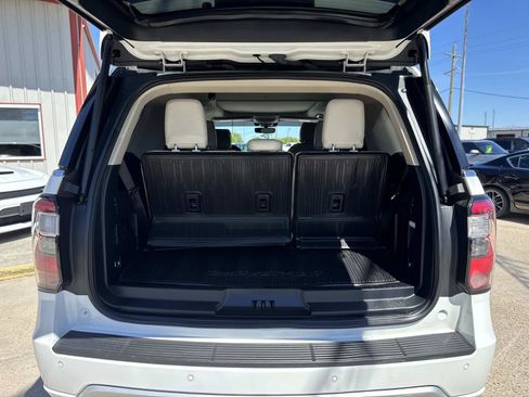 Used 2021 Ford Expedition Platinum RWD image 8