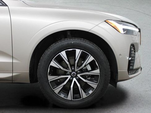 Used 2025 Volvo XC60 B5 Plus w/ Protection Package Premier AWD/4WD image 14