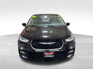 Used 2024 Chrysler Pacifica Touring-L FWD video 2