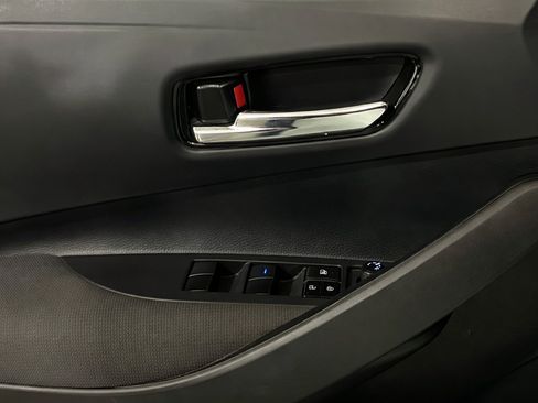 Used 2021 Toyota Corolla LE FWD image 13