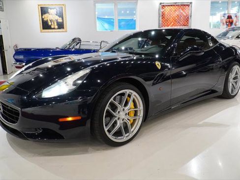 Used 2012 Ferrari California image 6