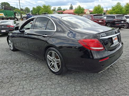 Used 2018 Mercedes-Benz E 300 4MATIC image 4