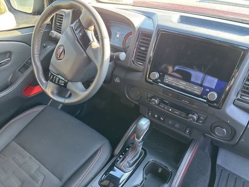 Used 2022 Nissan Frontier Pro-X image 8