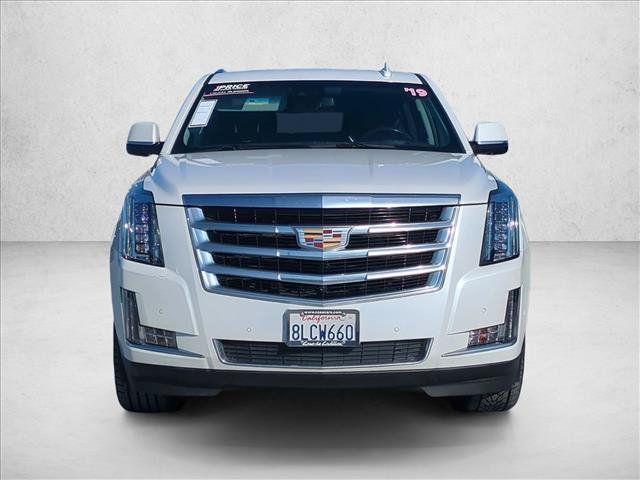 Used 2019 Cadillac Escalade ESV Luxury RWD image 2