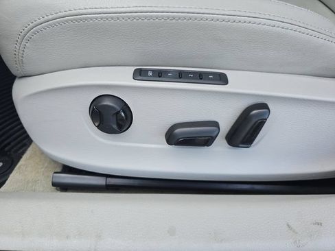 Used 2014 Volkswagen Passat TDI SEL Premium FWD image 21