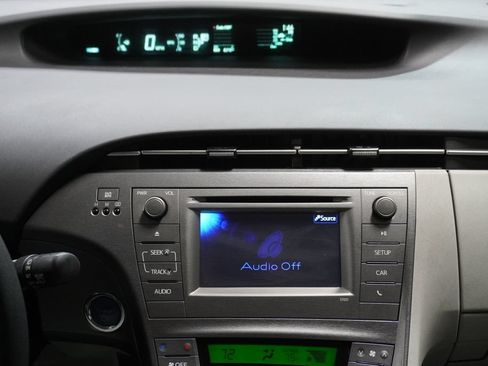 Used 2015 Toyota Prius Two FWD image 16