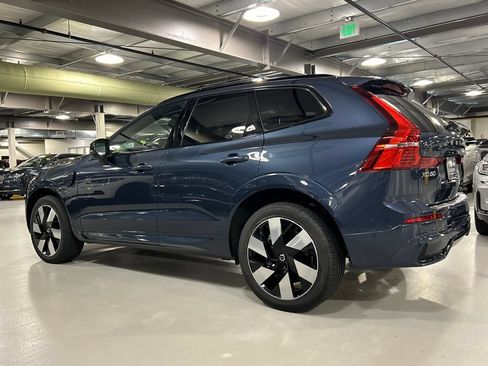 Certified 2024 Volvo XC60 T8 Ultimate w/ Climate Package AWD/4WD image 4