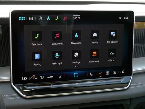 Certified 2025 Volkswagen Tiguan SE w/ Panoramic Sunroof Package AWD/4WD image 22