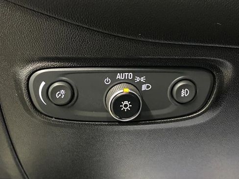 Used 2019 Chevrolet Equinox Premier image 24