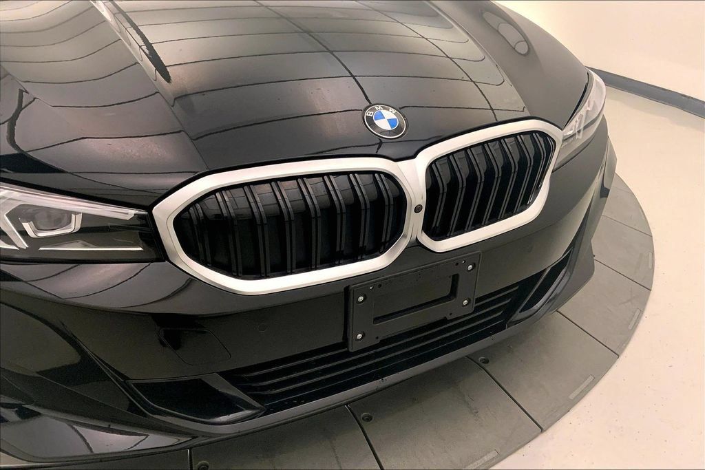 Certified 2025 BMW 330i xDrive Sedan w/ Premium Package AWD/4WD image 29