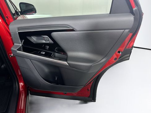 Used 2025 Toyota bZ4X FWD image 30