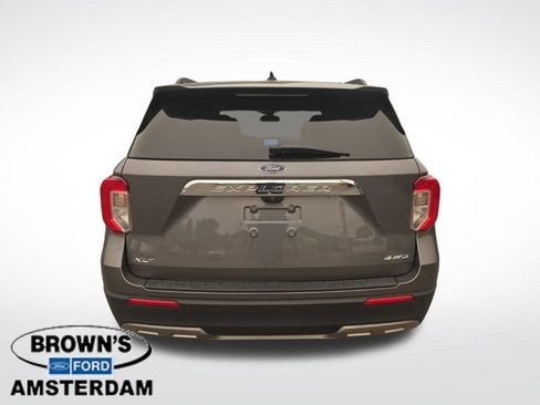 Used 2022 Ford Explorer XLT w/ Equipment Group 202A AWD/4WD image 7