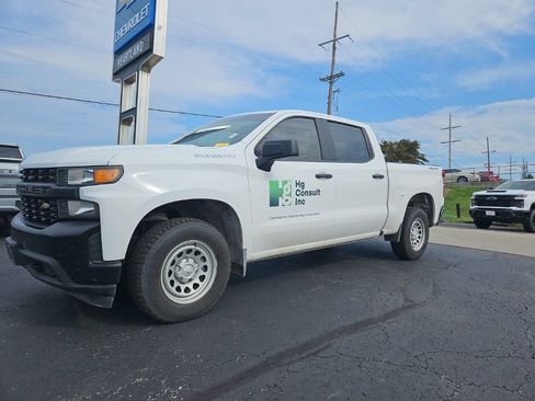 Used 2022 Chevrolet Silverado 1500 W/T w/ WT Value Package AWD/4WD image 2