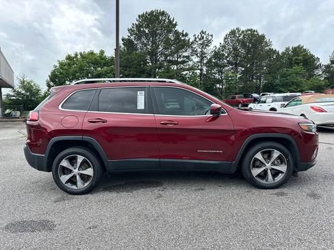 Used 2019 Jeep Cherokee Limited FWD image 8
