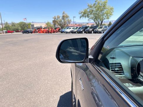 Used 2011 Toyota Highlander Limited w/ Tow Pkg AWD/4WD image 37